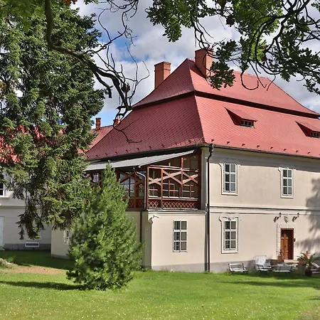 Jizdarna Zamek Skalice Apartment Ckyne Exterior photo